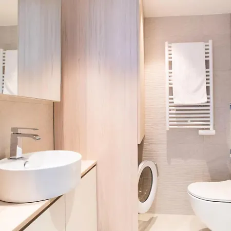 شقة 2p Avec Terrasse Vue & Parking, 2min Des Plages - 2p Avec Terrasse Vue & Parking, 2min Des Plages Mae-2063 *