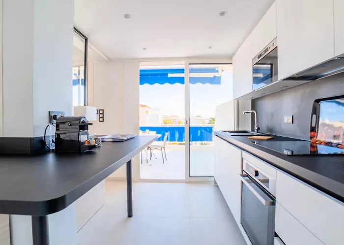 2p Avec Terrasse Vue & Parking, 2min Des Plages - 2p Avec Terrasse Vue & Parking, 2min Des Plages Mae-2063