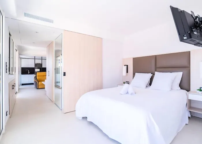 2p Avec Terrasse Vue & Parking, 2min Des Plages - 2p Avec Terrasse Vue & Parking, 2min Des Plages Mae-2063 شقة