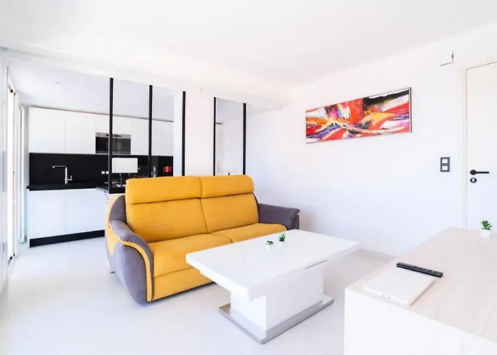 2p Avec Terrasse Vue & Parking, 2min Des Plages - 2p Avec Terrasse Vue & Parking, 2min Des Plages Mae-2063 * كان