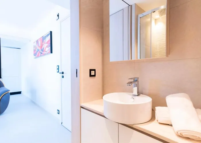 2p Avec Terrasse Vue & Parking, 2min Des Plages - 2p Avec Terrasse Vue & Parking, 2min Des Plages Mae-2063 شقة