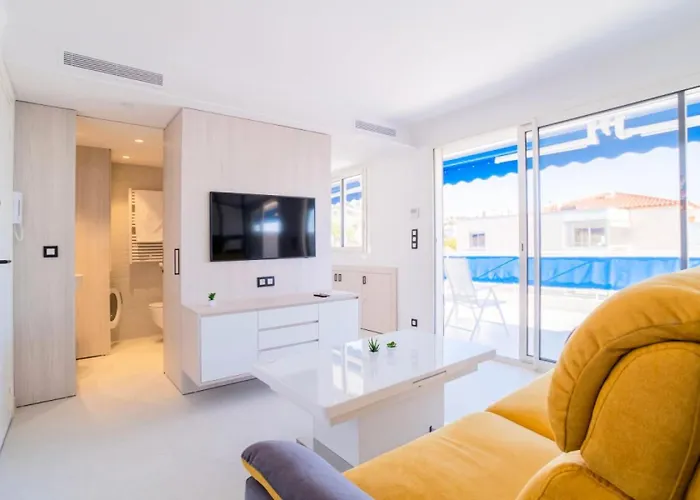 شقة 2p Avec Terrasse Vue & Parking, 2min Des Plages - 2p Avec Terrasse Vue & Parking, 2min Des Plages Mae-2063