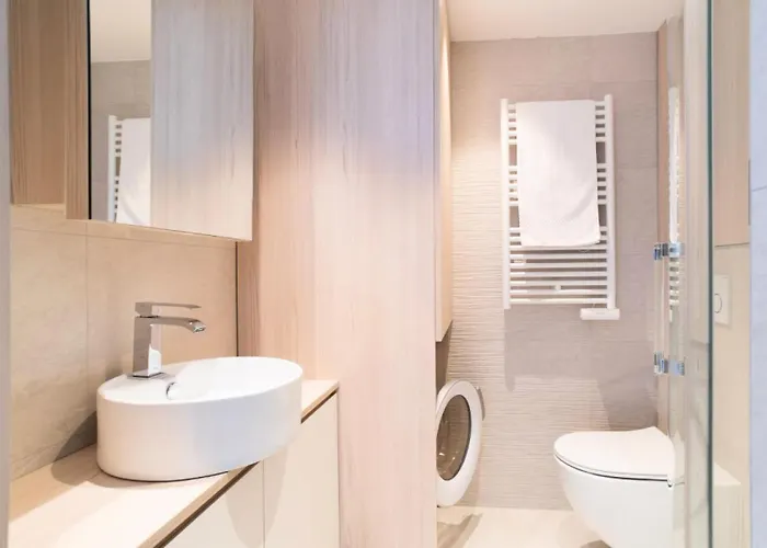 شقة 2p Avec Terrasse Vue & Parking, 2min Des Plages - 2p Avec Terrasse Vue & Parking, 2min Des Plages Mae-2063 *